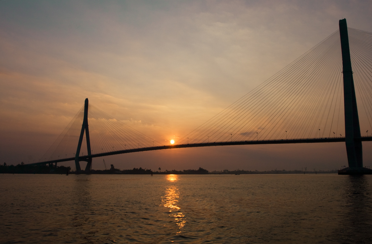 Khung cảnh Cầu Cần Thơ Khung cảnh Cầu Cần Thơ