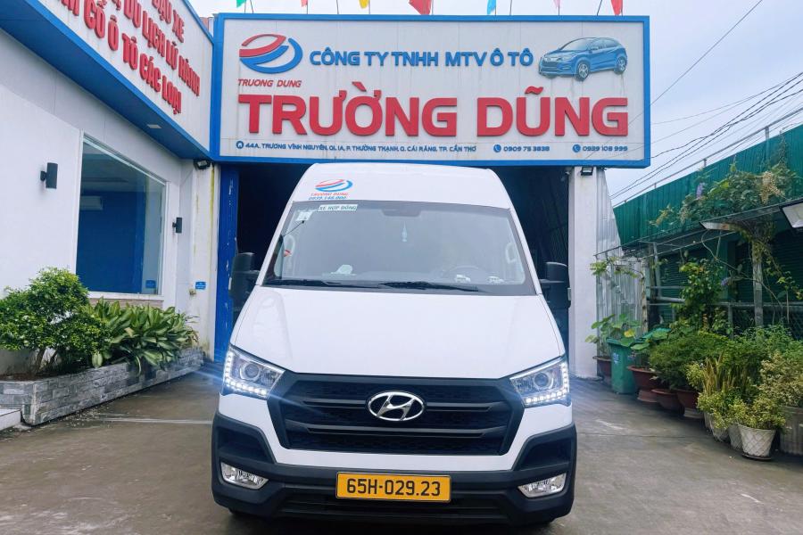 Xe Hyundai SOLATI 16 Chỗ