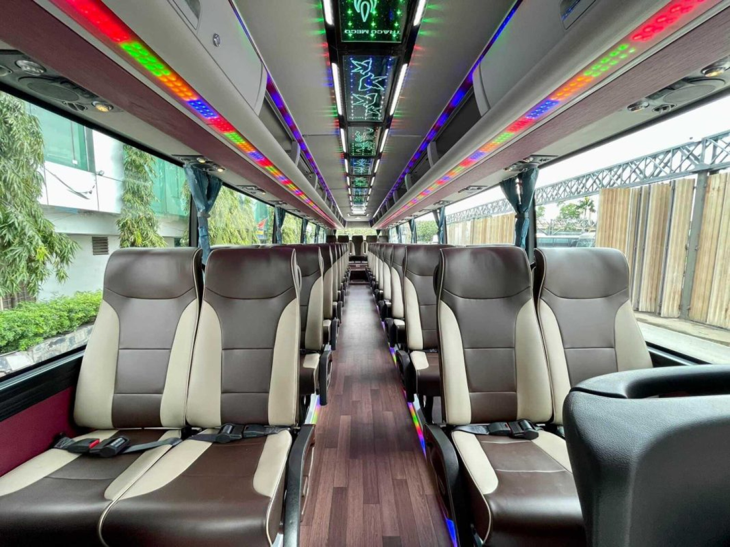 Thuê Xe Đi Tour Du Lịch