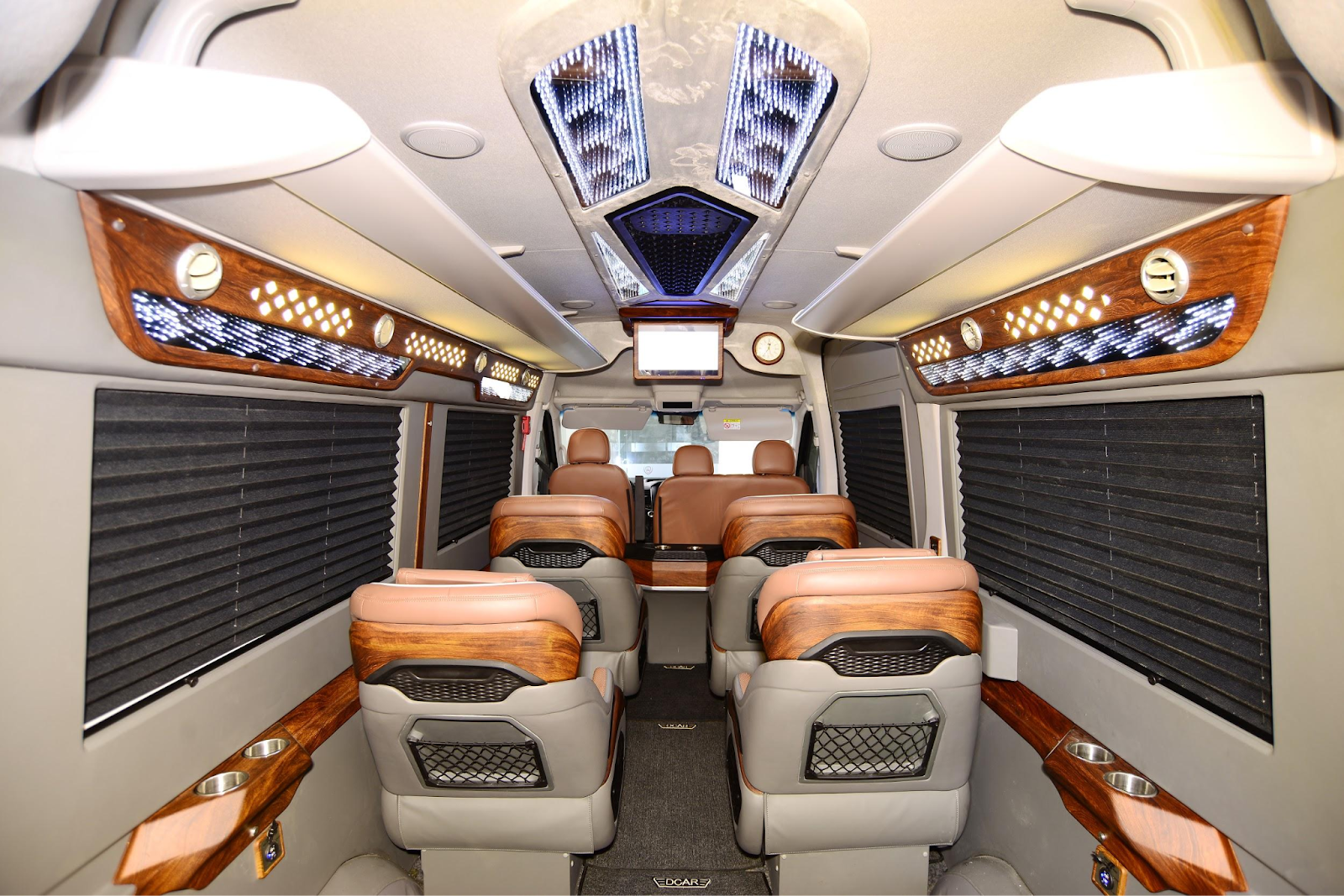 Tiện Nghi Xe Du Lịch 