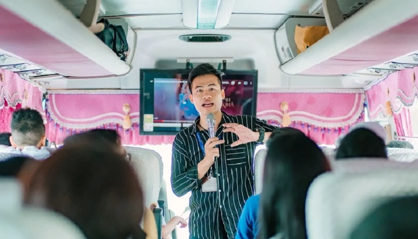 Cách Ngồi Xe Du Lịch