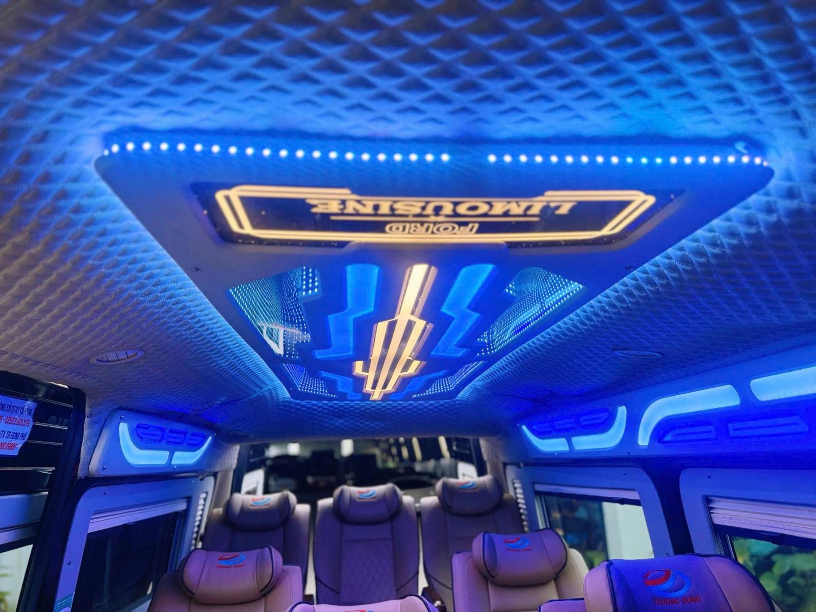  Xe 9 Chỗ Limousine