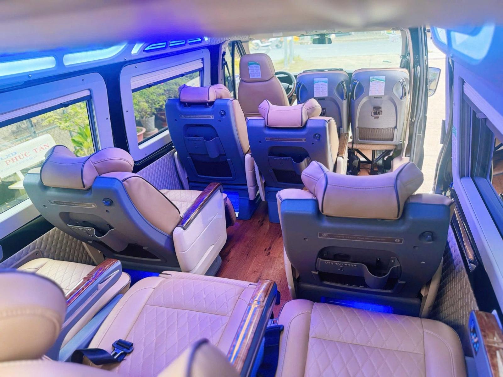  Xe 9 Chỗ Limousine