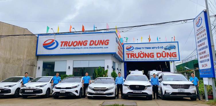 thue-xe-7-cho-co-tai-xe