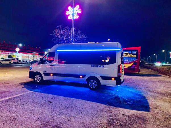 Uu-diem-khi-thue-xe-16-cho-tai-o-to-truong-dung