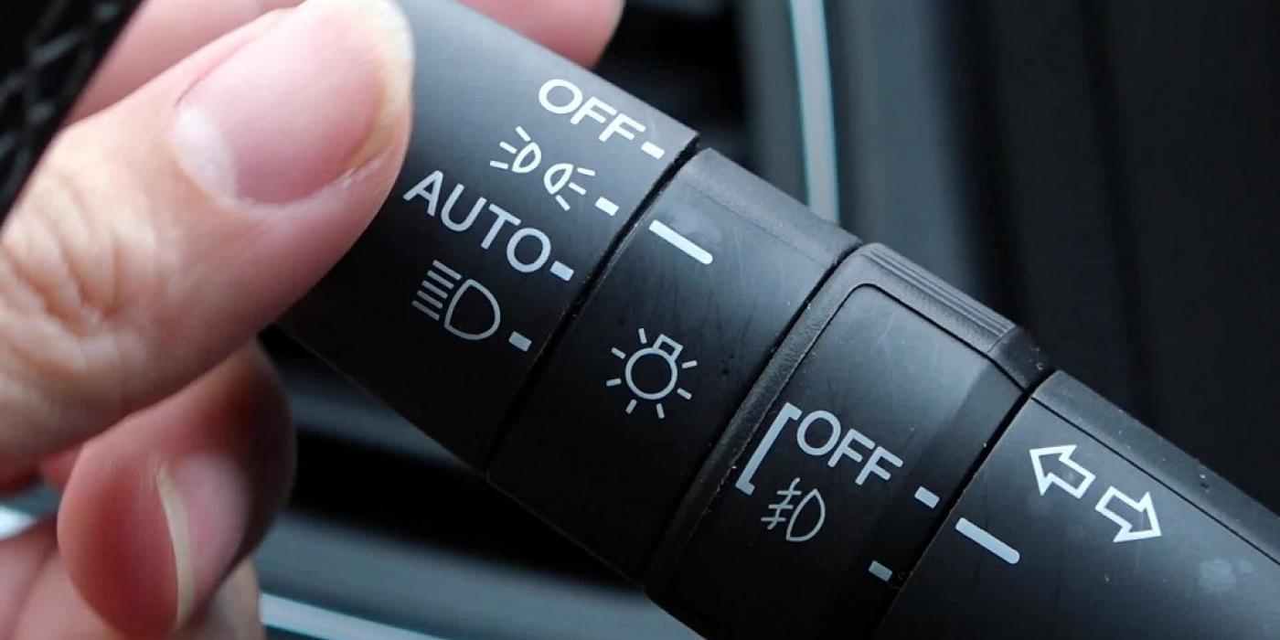 Bật đèn, còi xe đúng cách – Bạn đã làm đúng chưa?