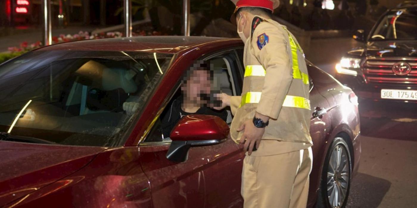 Nồng Độ Cồn Bao Nhiêu Là Vi Phạm? Những Điều Người Lái Xe Cần Biết 