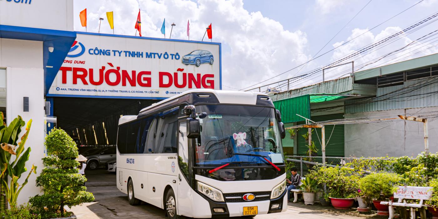 Xe 29 Chỗ Cho Tour Đoàn: Ghế Ngồi, Không Gian, Máy Lạnh – Có Đáng Giá?