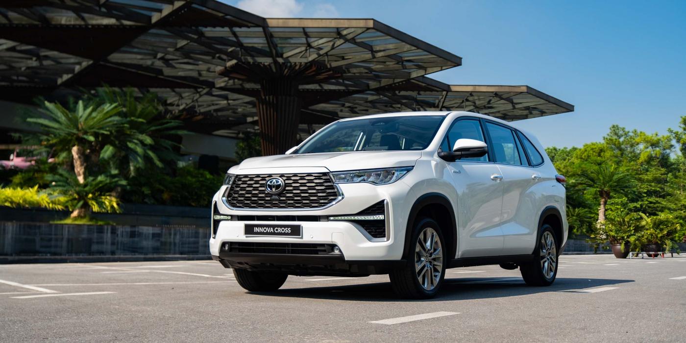 Xe Gia Đình Dưới 800 Triệu-Toyota Innova Cross Có Đáng Tiền?